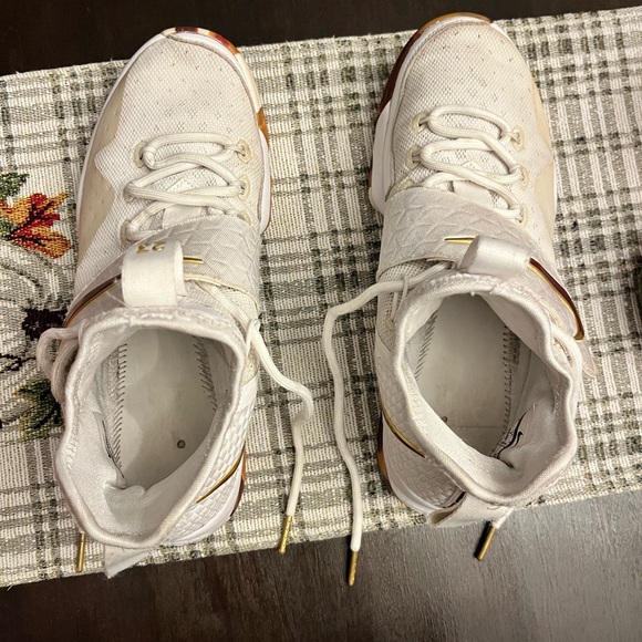 Nike LeBron 14 white wine - Picture 6 of 8